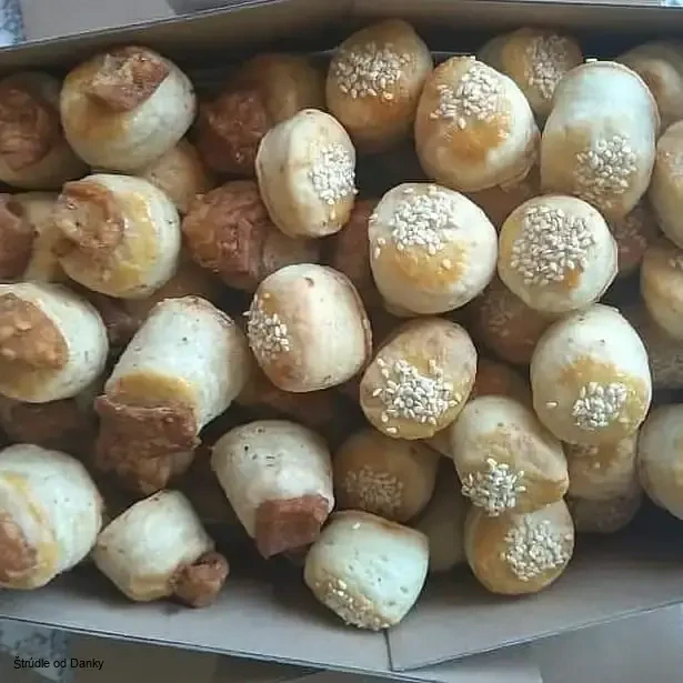 Mix  mini pagáčiky 35 kusov syrových a 35 kusov oškvarkových
